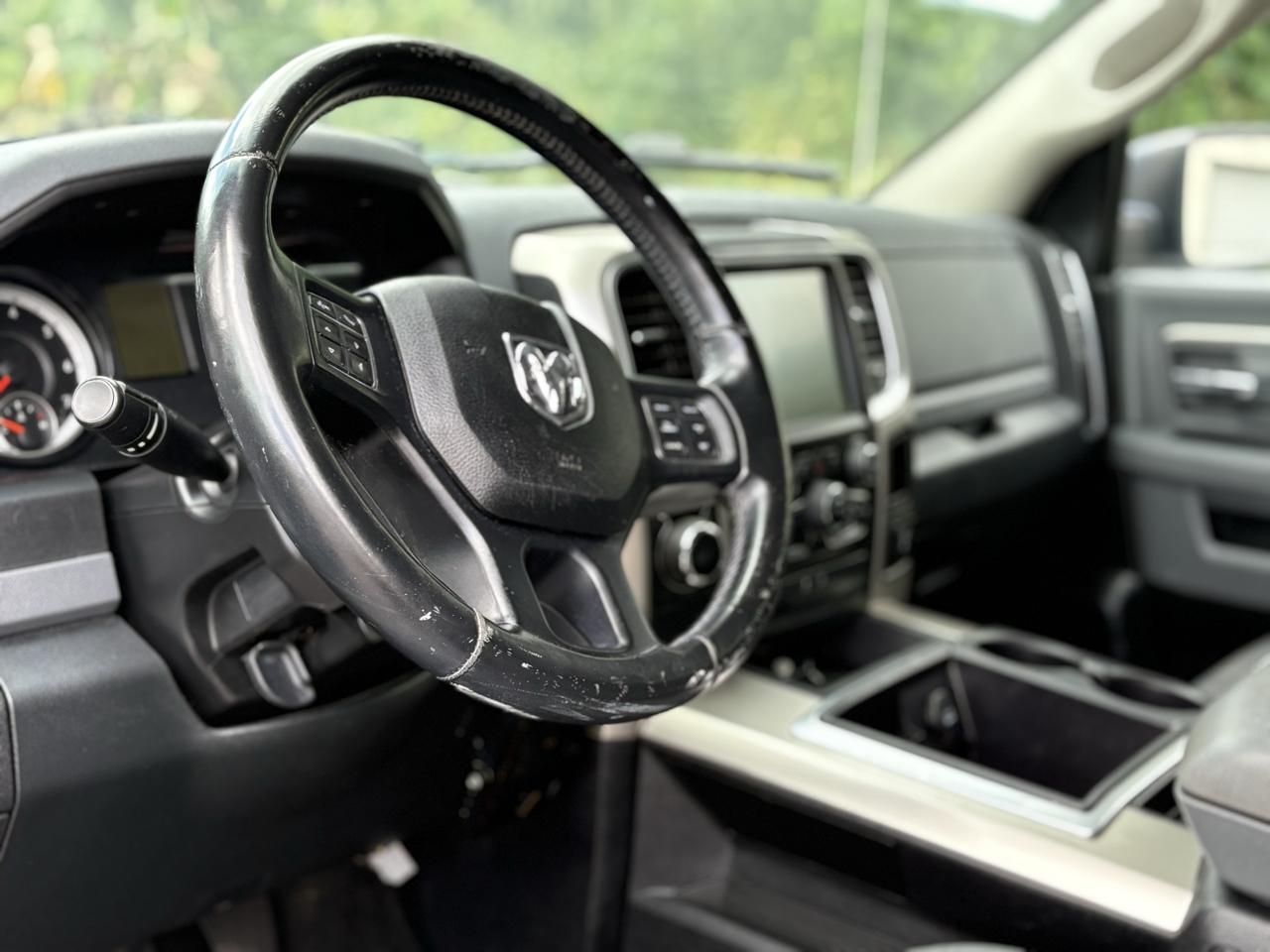 RAM 1500 2WD Crew Cab 140.5" Big Horn 2015