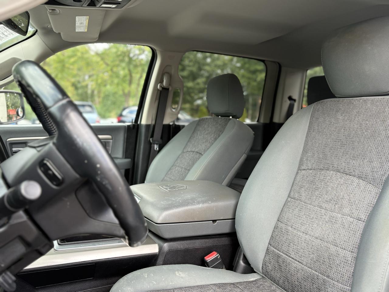 RAM 1500 2WD Crew Cab 140.5" Big Horn 2015