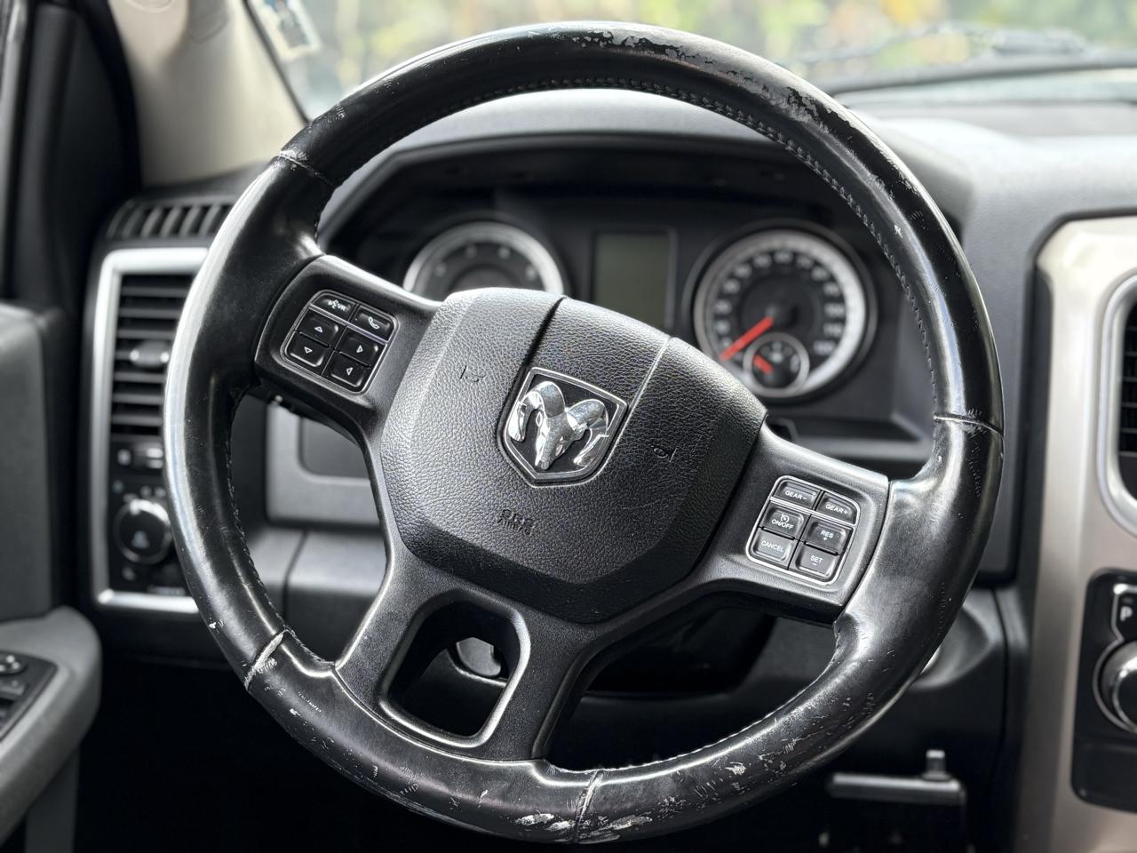 RAM 1500 2WD Crew Cab 140.5" Big Horn 2015