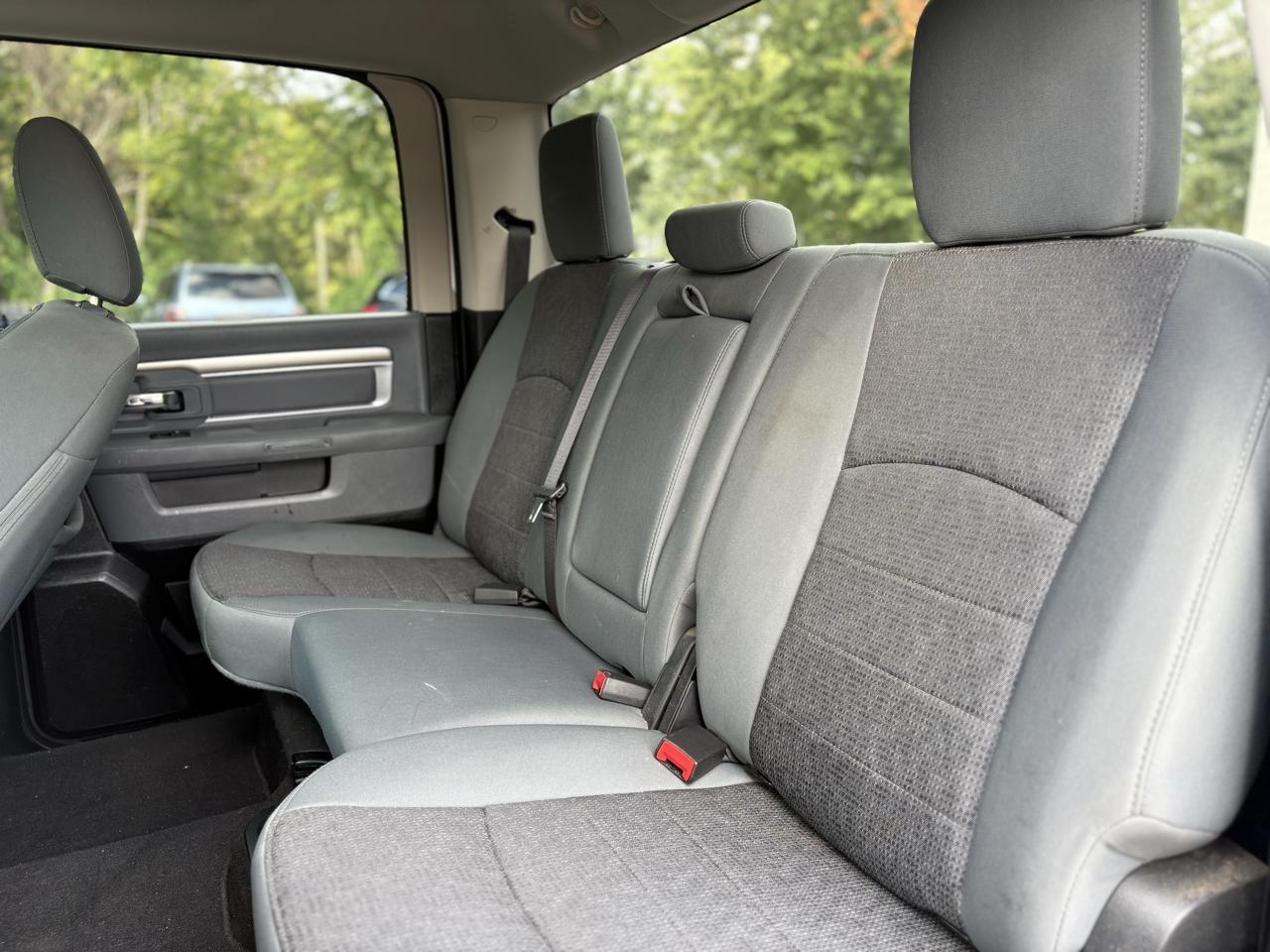 RAM 1500 2WD Crew Cab 140.5" Big Horn 2015