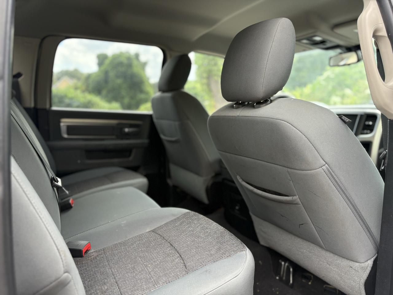 RAM 1500 2WD Crew Cab 140.5" Big Horn 2015