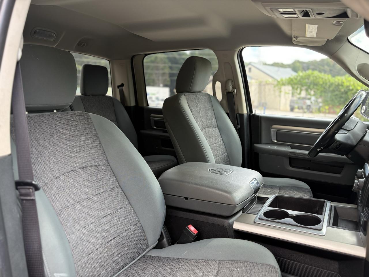 RAM 1500 2WD Crew Cab 140.5" Big Horn 2015