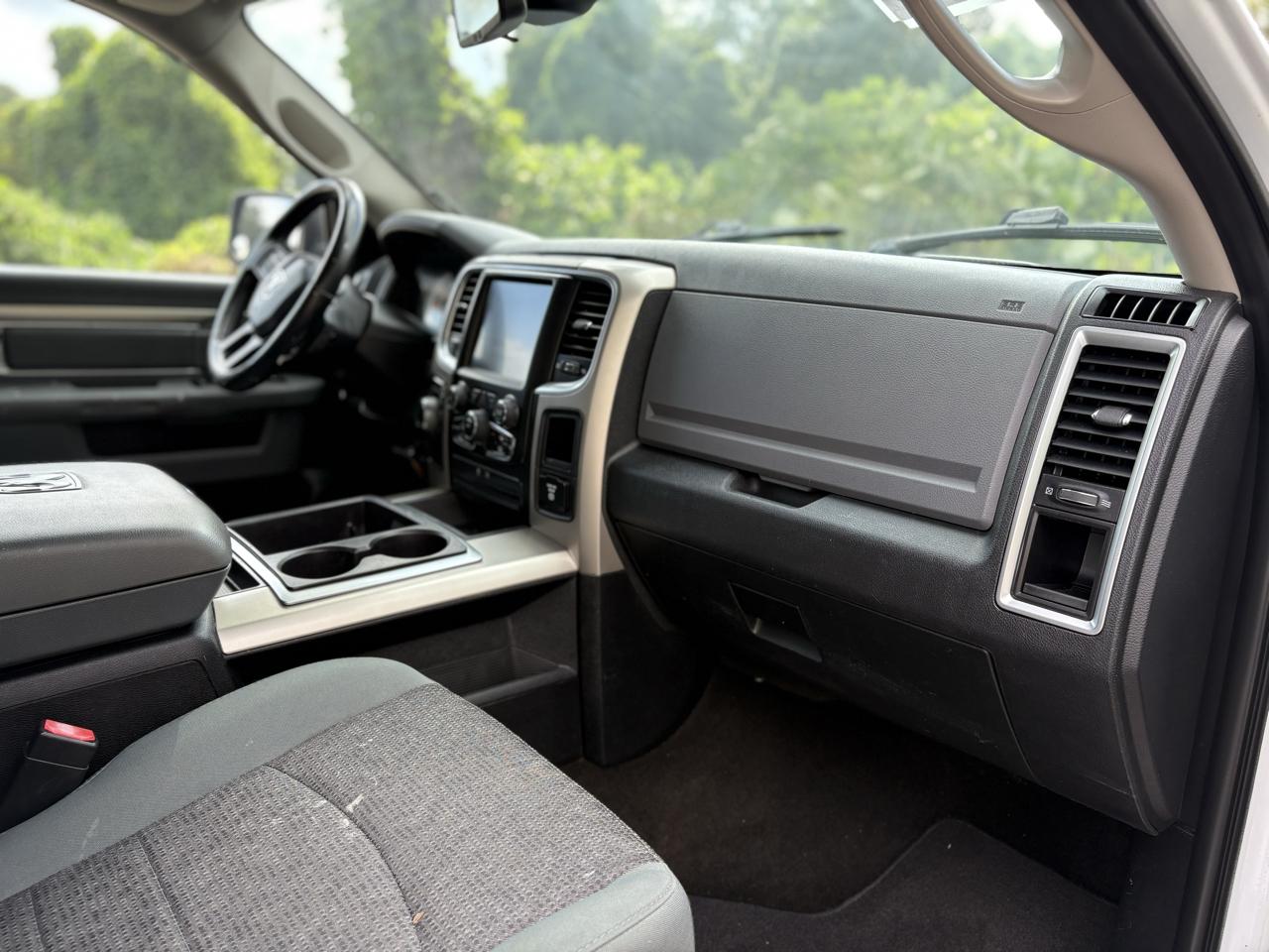 RAM 1500 2WD Crew Cab 140.5" Big Horn 2015
