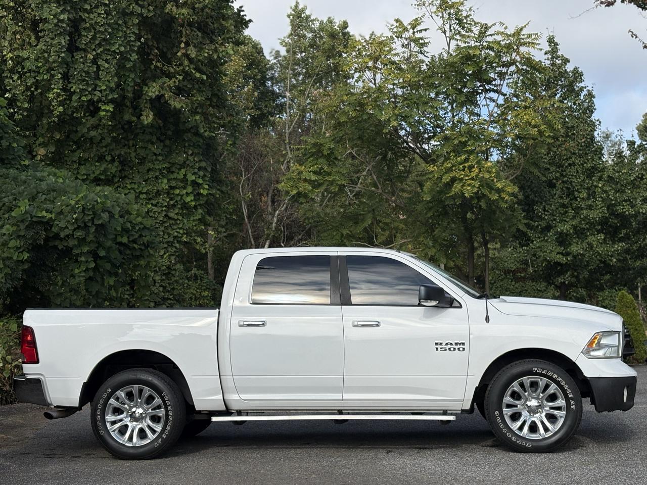 RAM 1500 4WD Crew Cab 140.5" Big Horn 2015