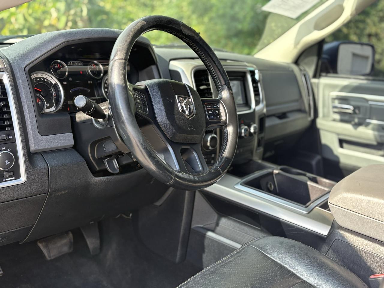 RAM 1500 4WD Crew Cab 140.5" Big Horn 2015