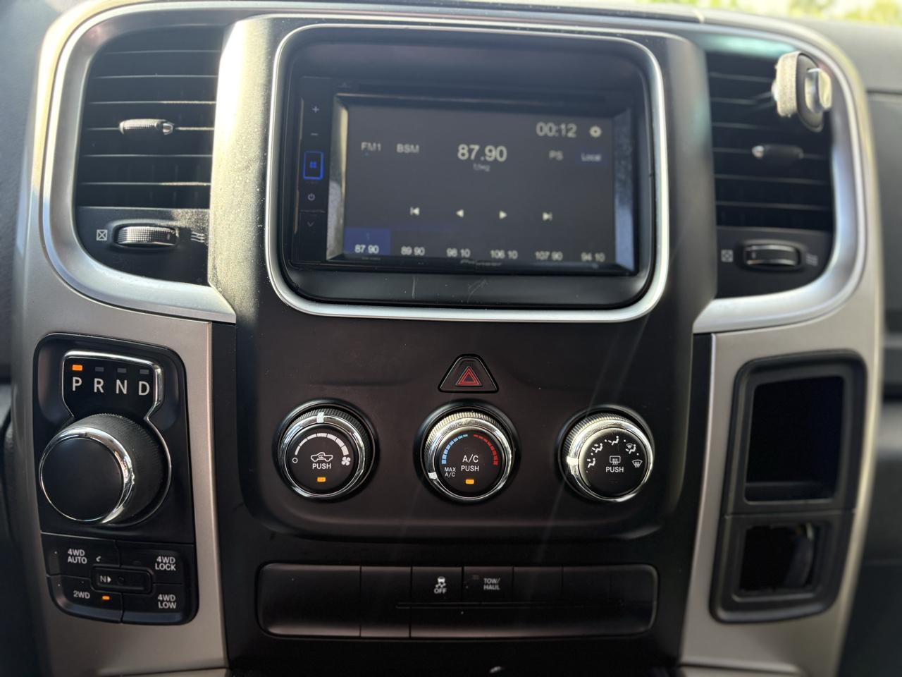 RAM 1500 4WD Crew Cab 140.5" Big Horn 2015