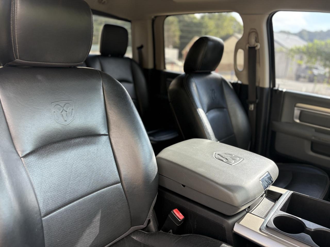 RAM 1500 4WD Crew Cab 140.5" Big Horn 2015