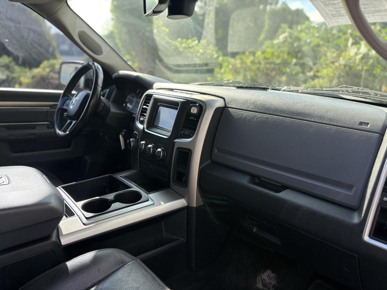 RAM 1500 4WD Crew Cab 140.5" Big Horn 2015