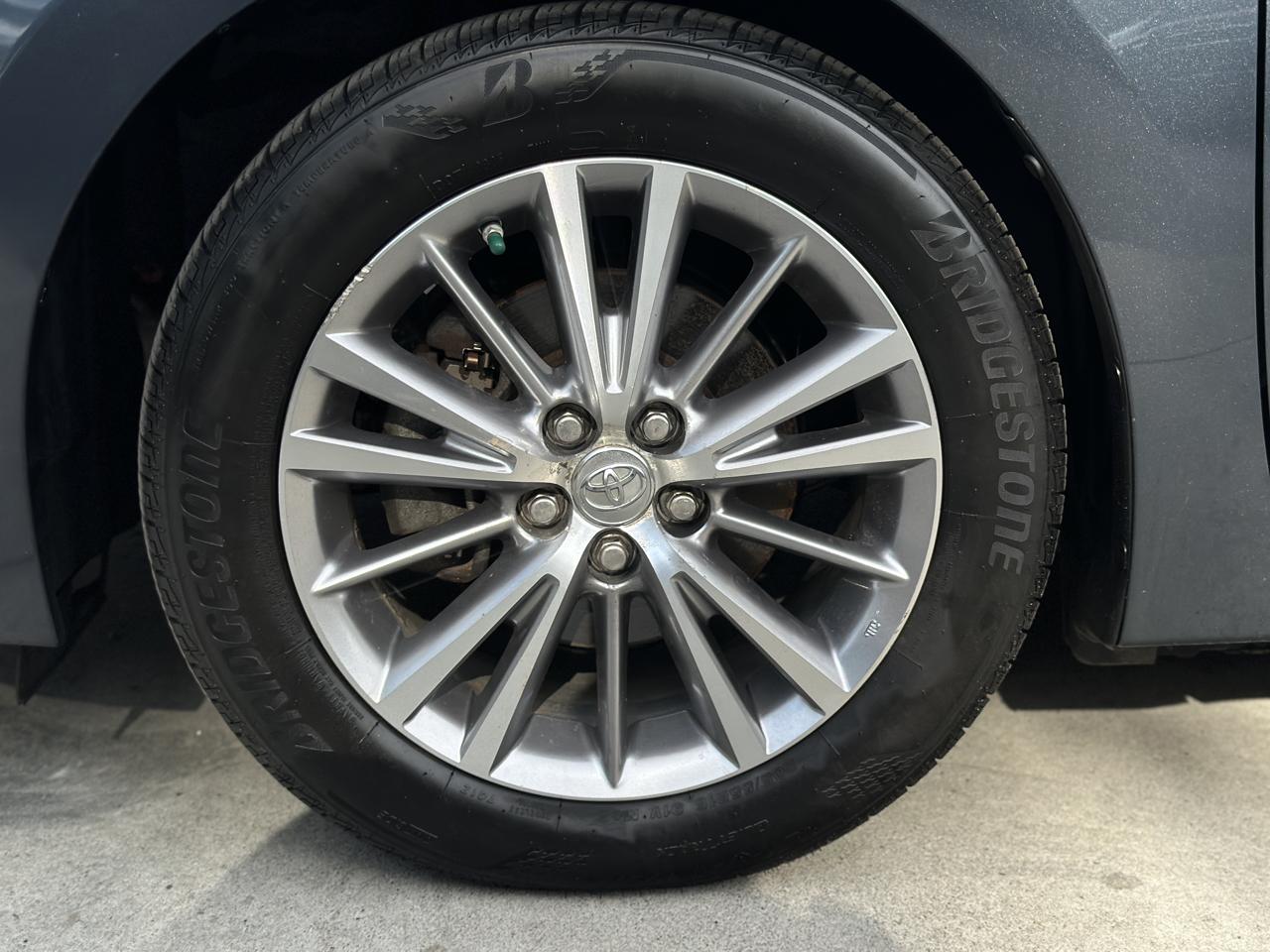 Toyota Corolla 4dr Sdn CVT LE Premium (Natl) 2015
