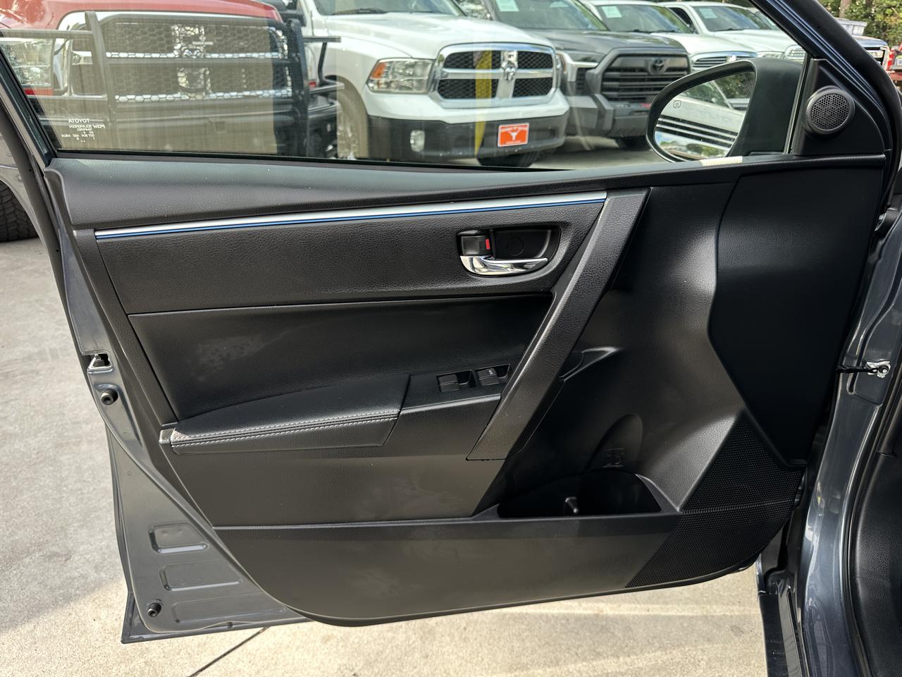 Toyota Corolla 4dr Sdn CVT LE Premium (Natl) 2015