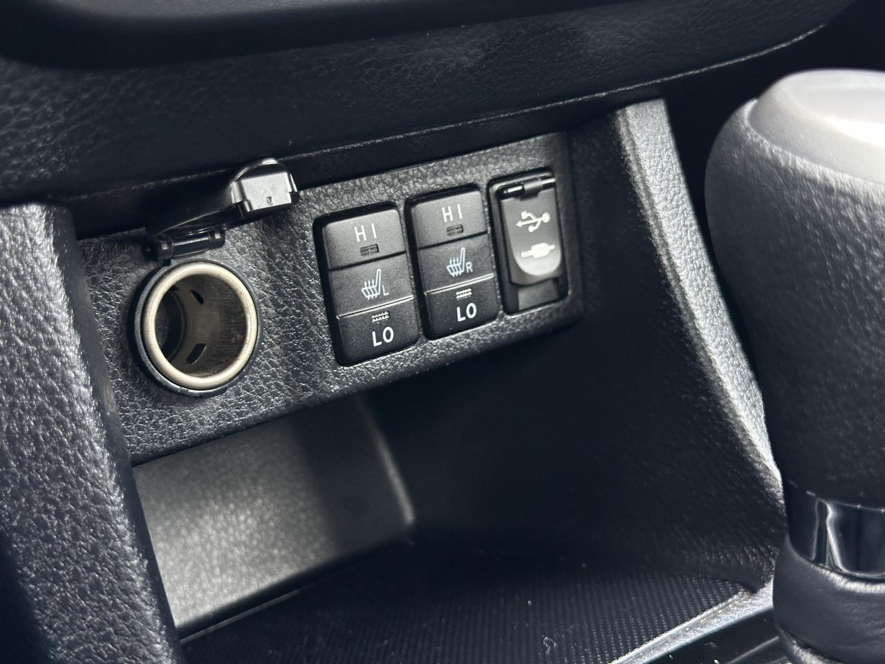 Toyota Corolla 4dr Sdn CVT LE Premium (Natl) 2015
