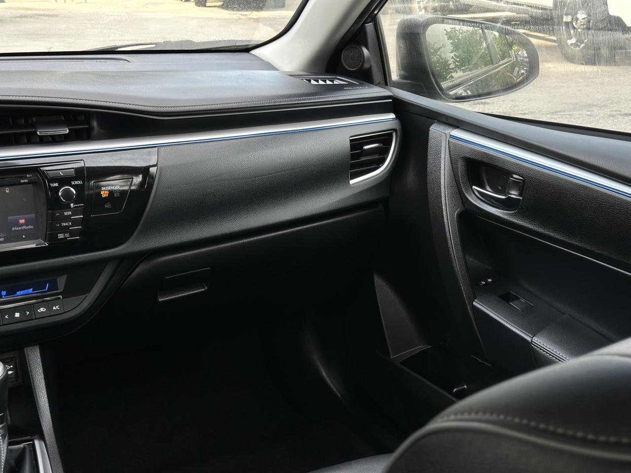 Toyota Corolla 4dr Sdn CVT LE Premium (Natl) 2015
