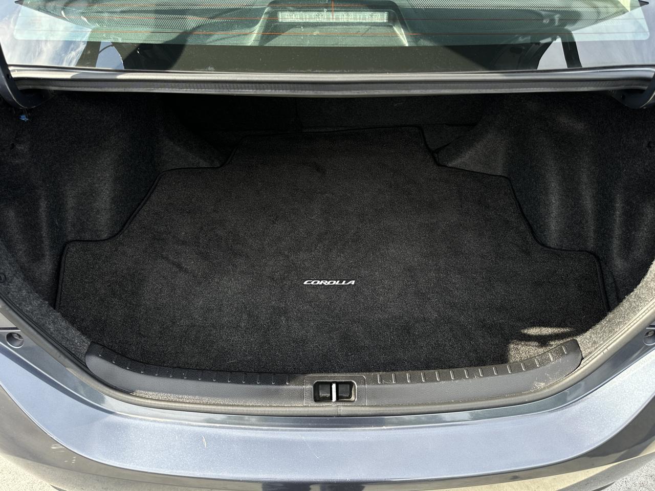 Toyota Corolla 4dr Sdn CVT LE Premium (Natl) 2015