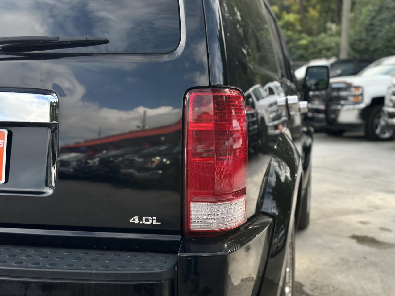Dodge Nitro 2WD 4dr R/T 2007