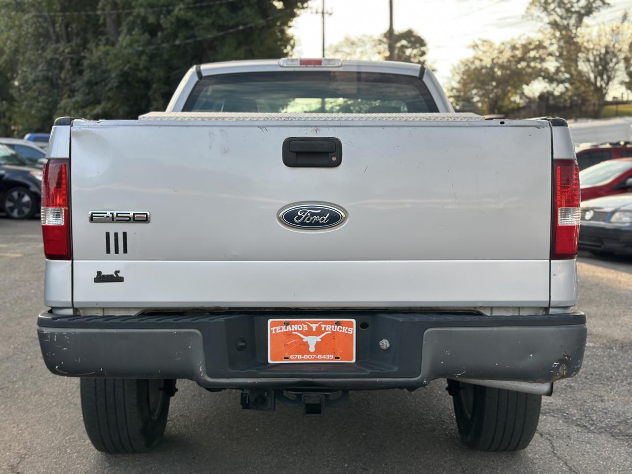 Ford F-150 Reg Cab 126" XLT 4WD 2005