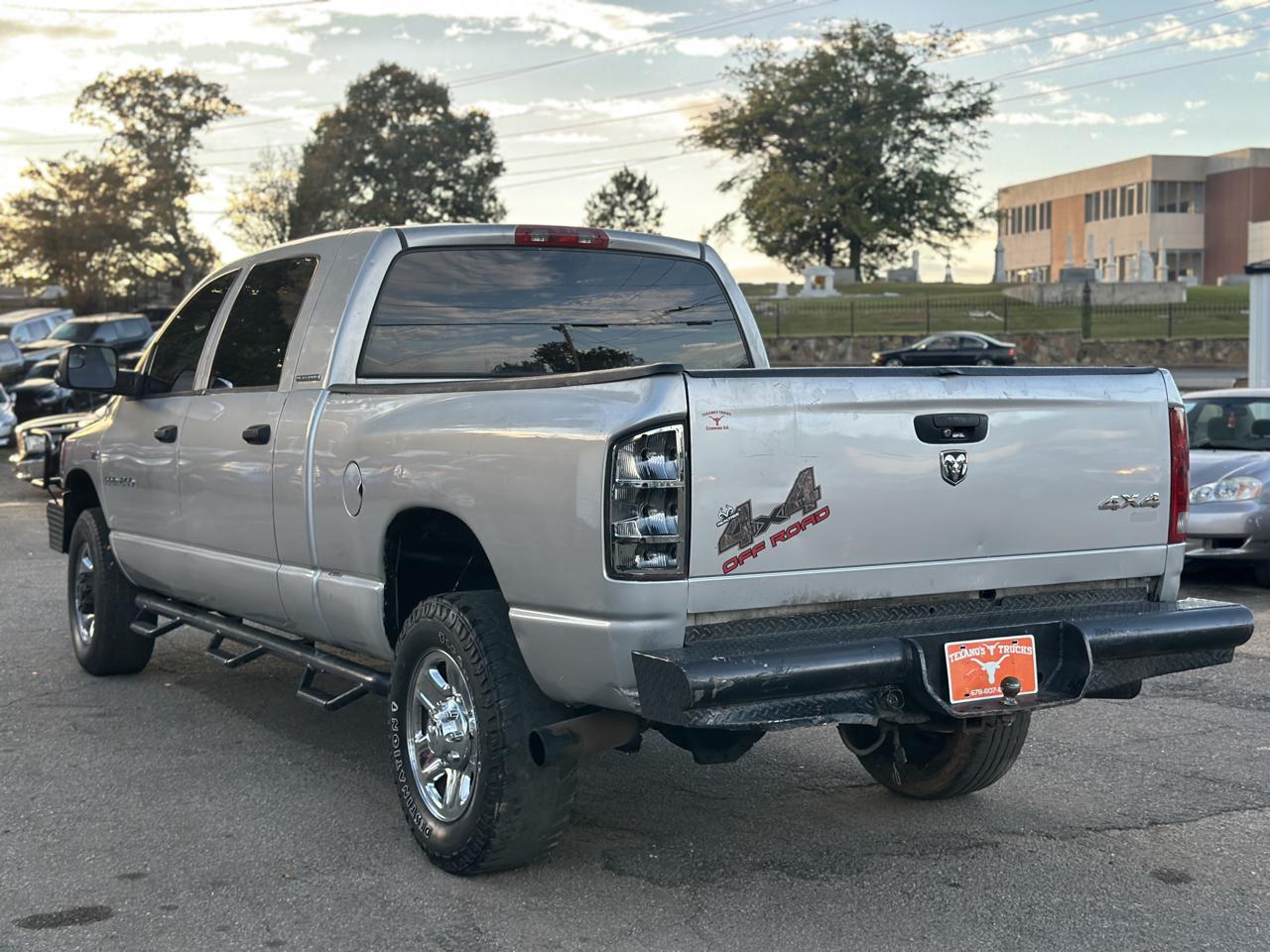 Dodge Ram 1500 4dr Mega Cab 160.5 4WD SLT 2006