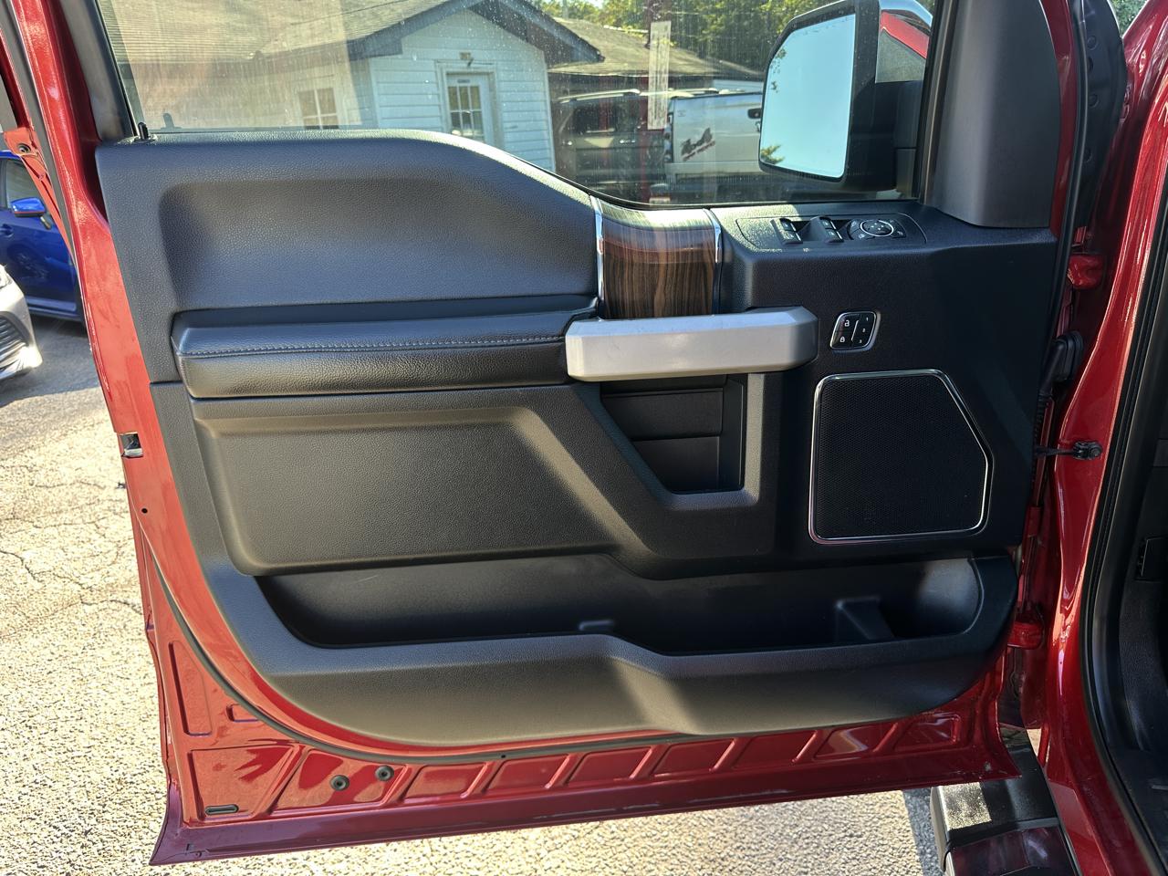 Ford F-150 4WD SuperCrew 139" Lariat 2016