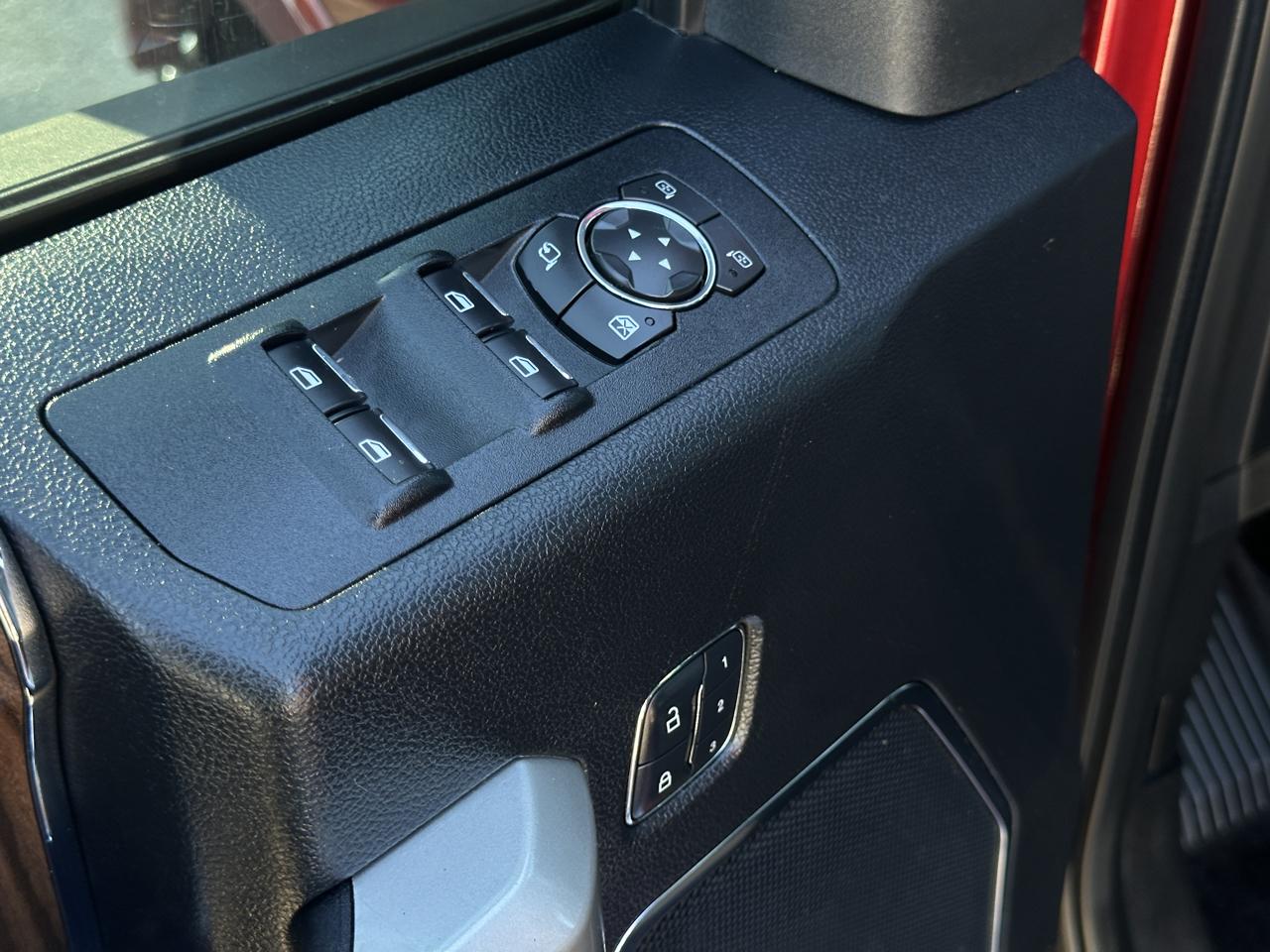 Ford F-150 4WD SuperCrew 139" Lariat 2016