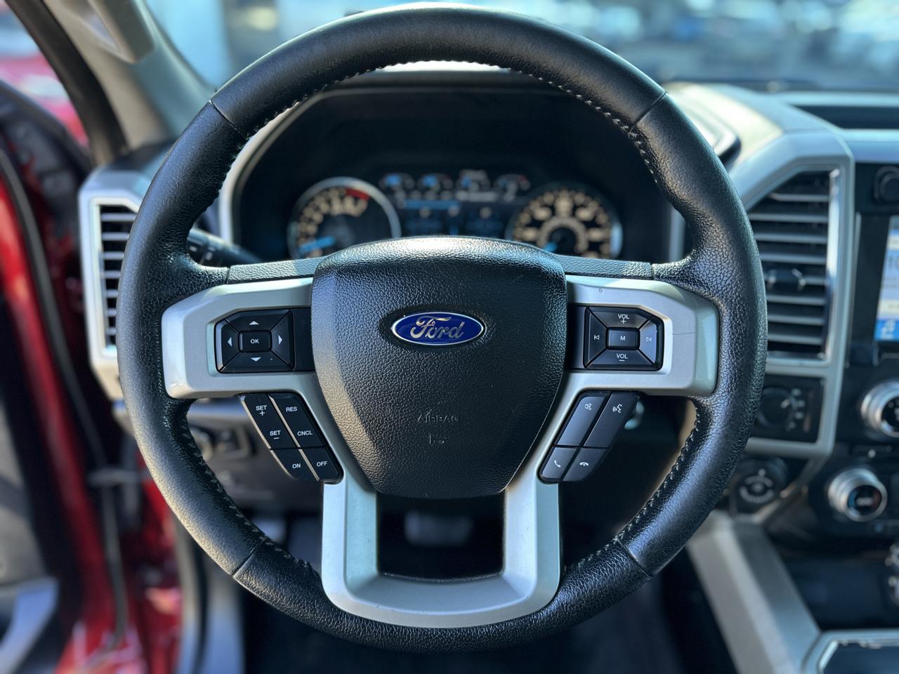 Ford F-150 4WD SuperCrew 139" Lariat 2016