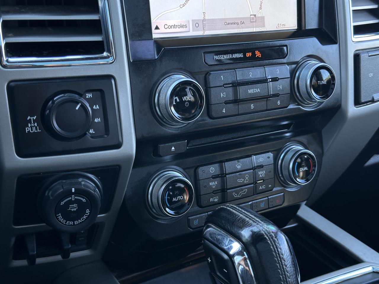 Ford F-150 4WD SuperCrew 139" Lariat 2016