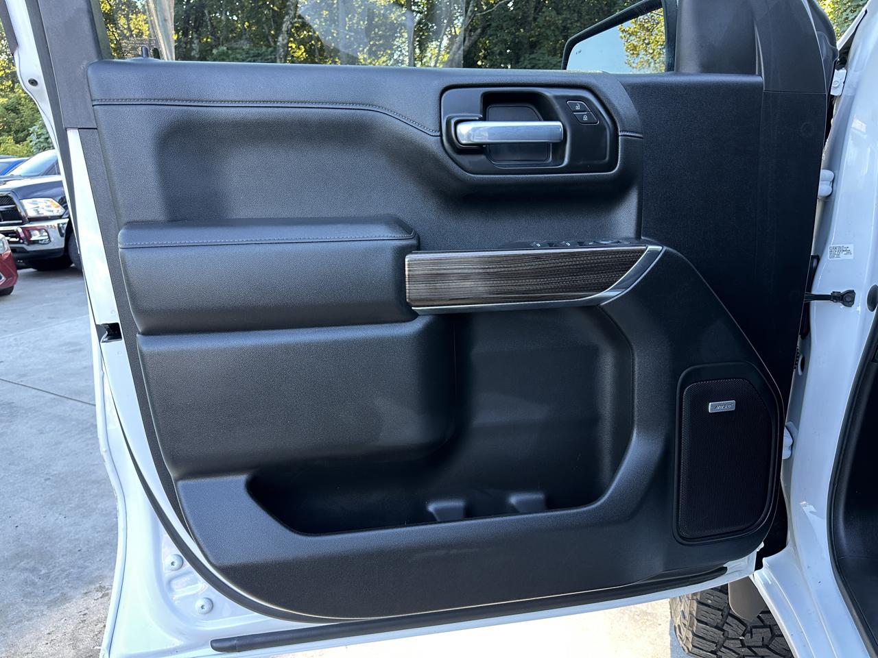 Chevrolet Silverado 1500 2WD Crew Cab 147" RST 2021