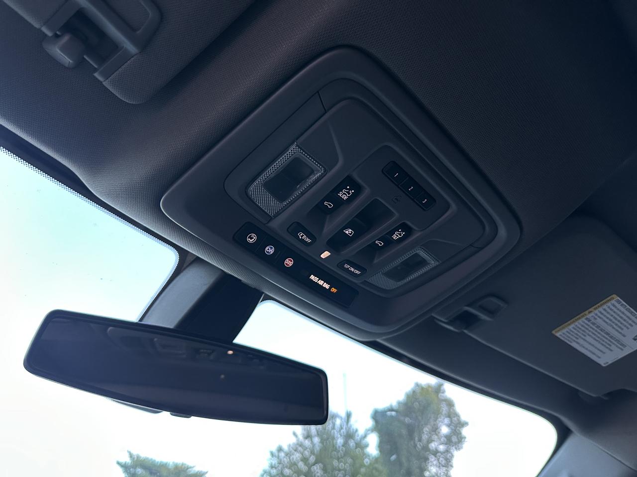 Chevrolet Silverado 1500 2WD Crew Cab 147" RST 2021