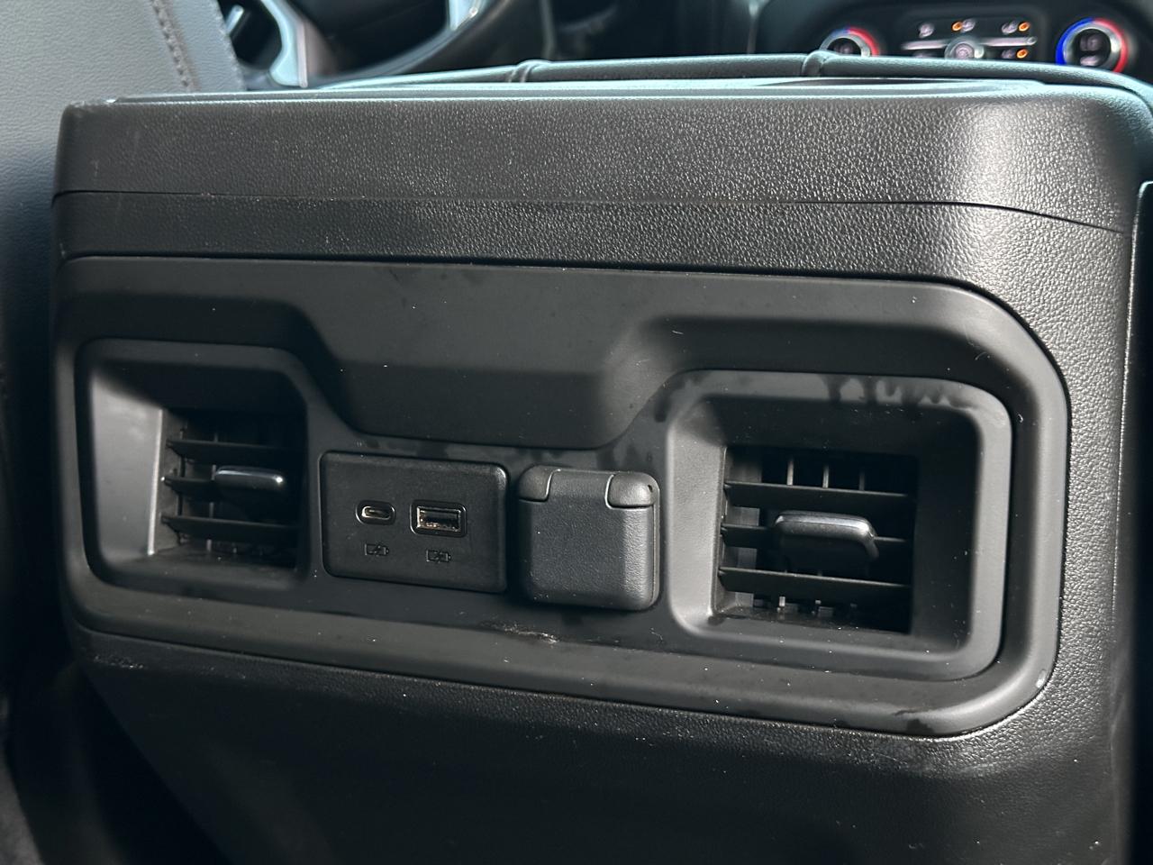 Chevrolet Silverado 1500 2WD Crew Cab 147" RST 2021