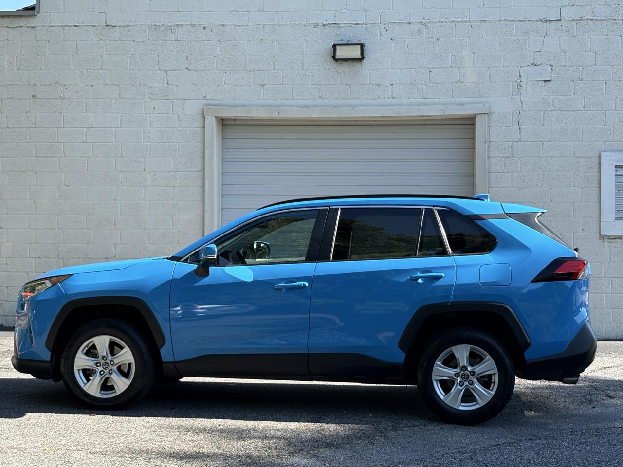 Toyota RAV4 XLE FWD (Natl) 2019