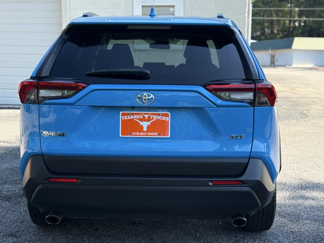 Toyota RAV4 XLE FWD (Natl) 2019