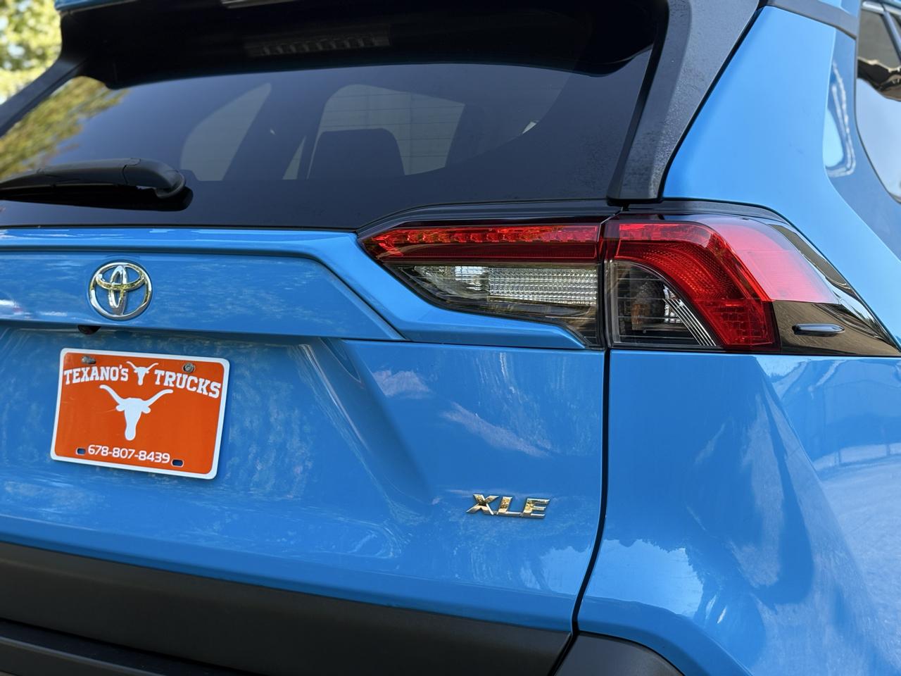 Toyota RAV4 XLE FWD (Natl) 2019