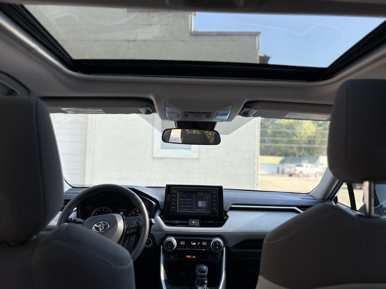 Toyota RAV4 XLE FWD (Natl) 2019