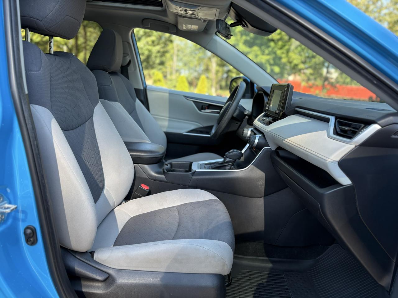 Toyota RAV4 XLE FWD (Natl) 2019