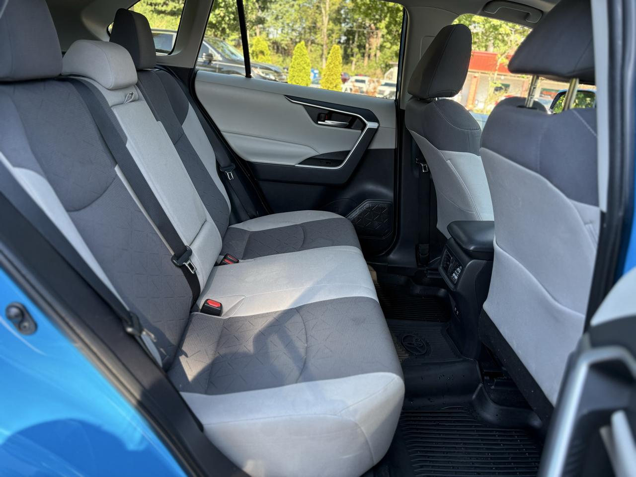 Toyota RAV4 XLE FWD (Natl) 2019
