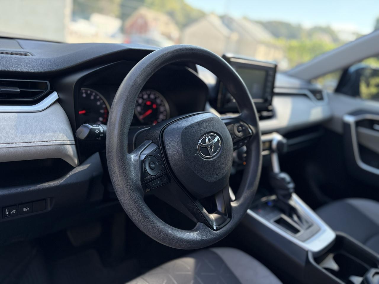 Toyota RAV4 XLE FWD (Natl) 2019