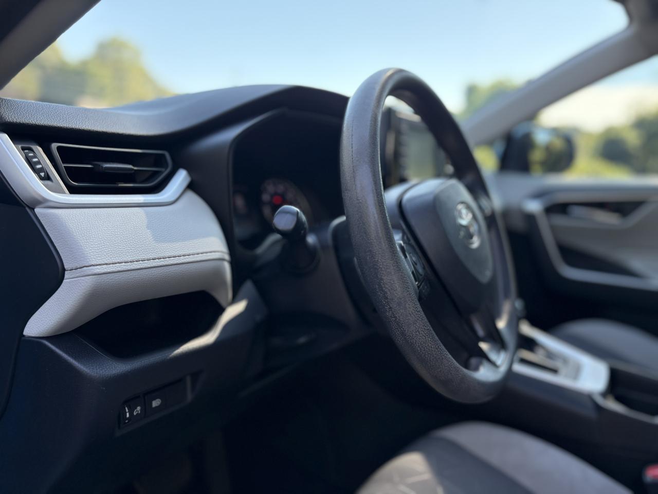 Toyota RAV4 XLE FWD (Natl) 2019