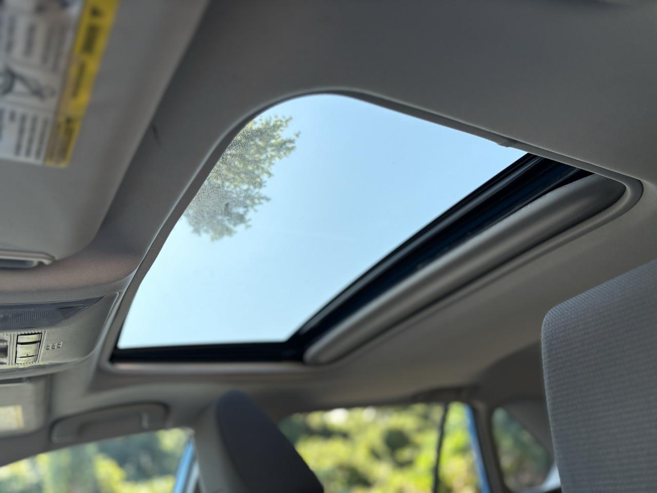 Toyota RAV4 XLE FWD (Natl) 2019