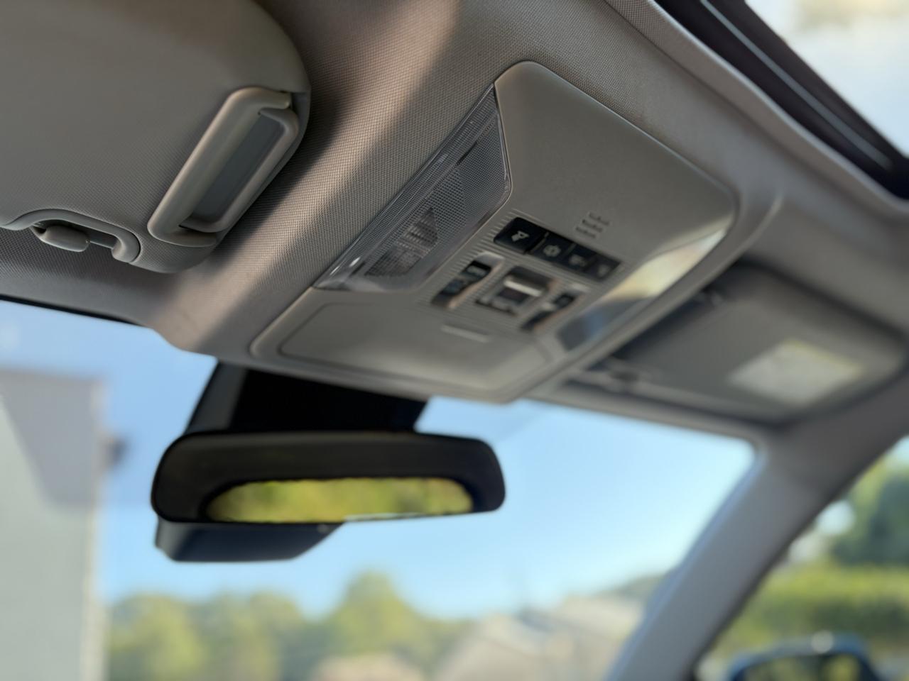 Toyota RAV4 XLE FWD (Natl) 2019