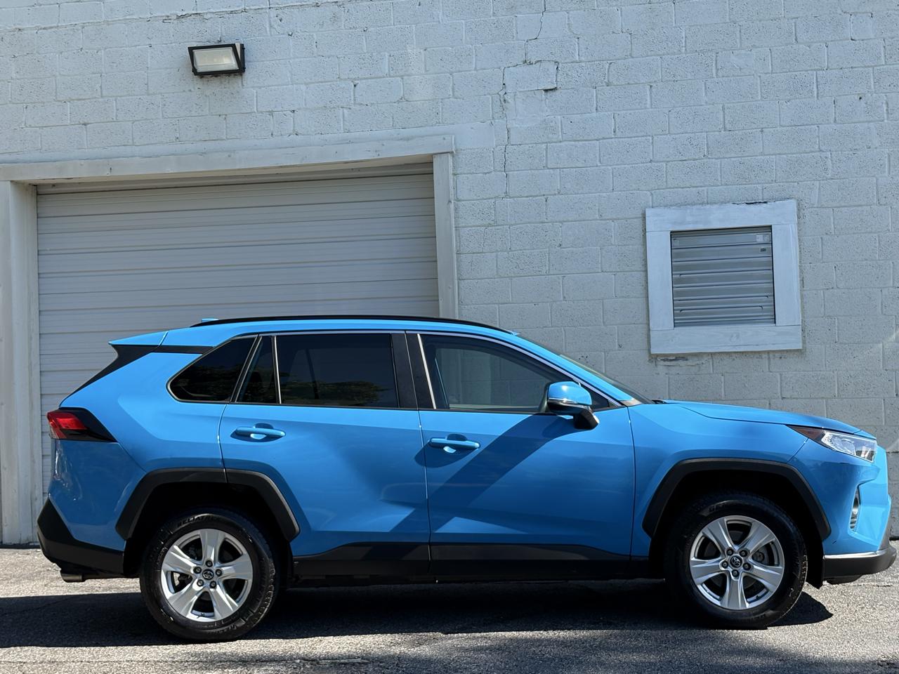 Toyota RAV4 XLE FWD (Natl) 2019
