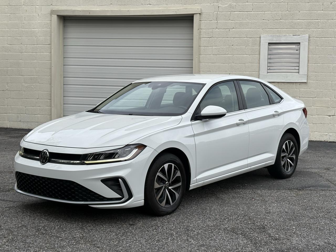 Volkswagen Jetta S Auto 2025