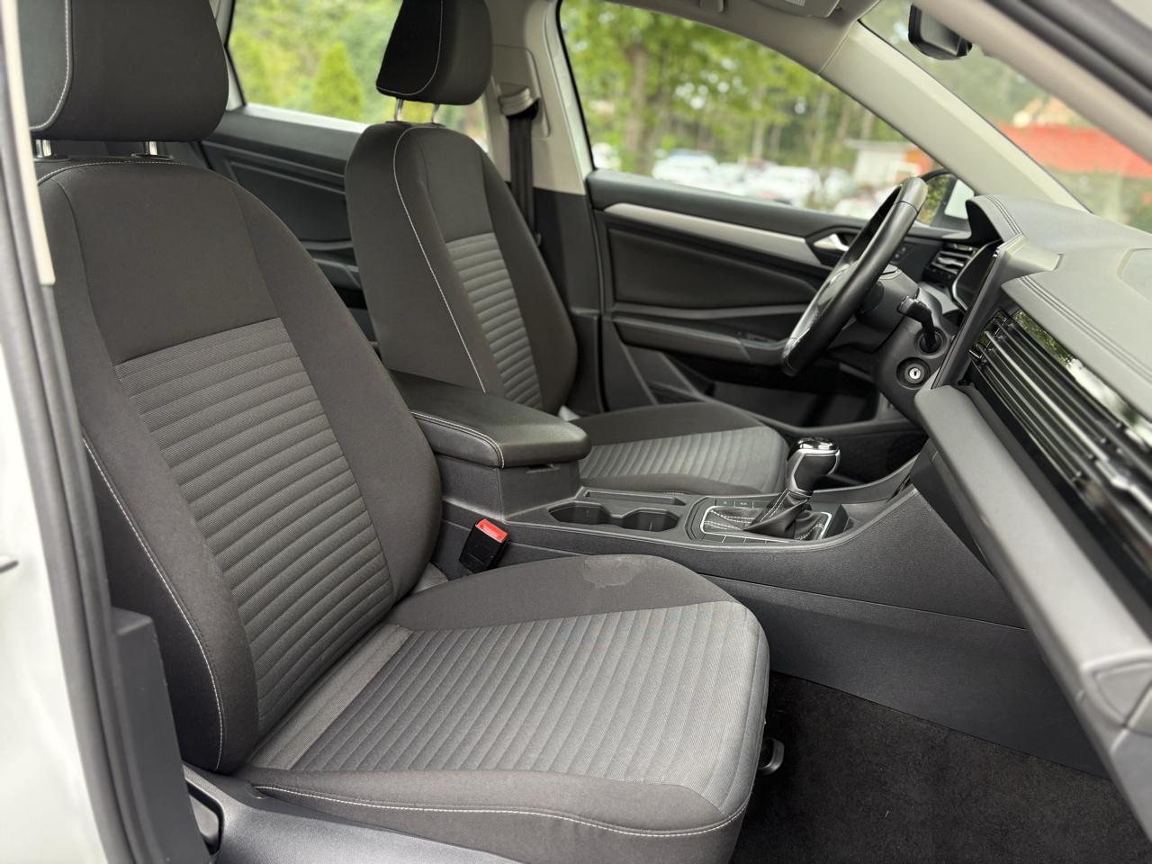 Volkswagen Jetta S Auto 2025