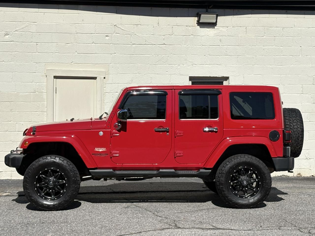 Jeep Wrangler Unlimited 4WD 4dr Sahara 2014