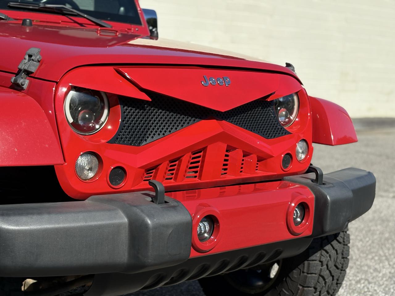 Jeep Wrangler Unlimited 4WD 4dr Sahara 2014