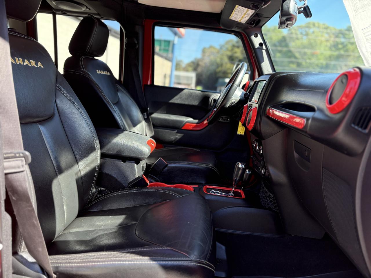 Jeep Wrangler Unlimited 4WD 4dr Sahara 2014