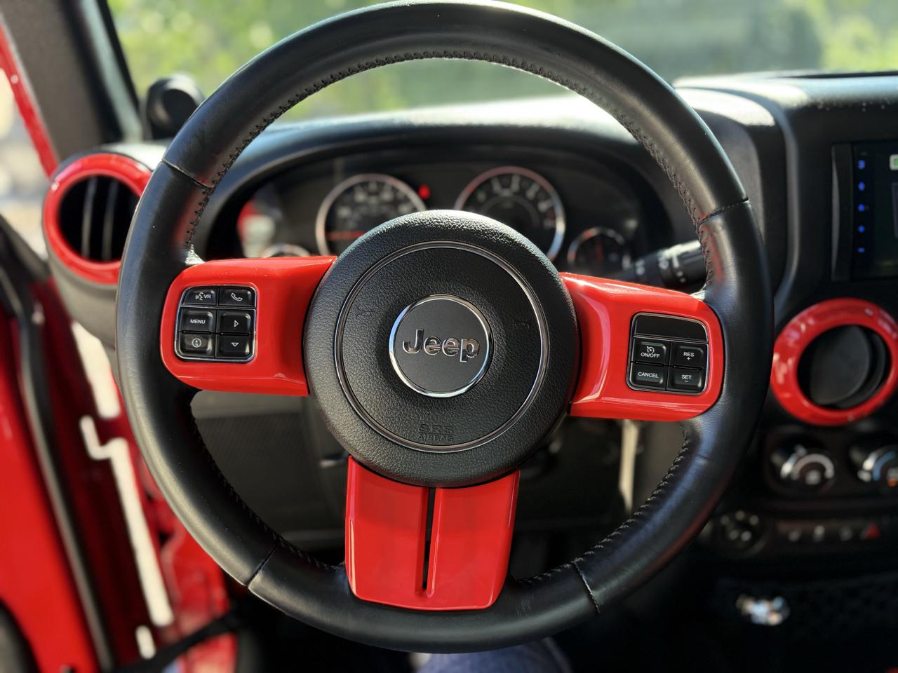 Jeep Wrangler Unlimited 4WD 4dr Sahara 2014