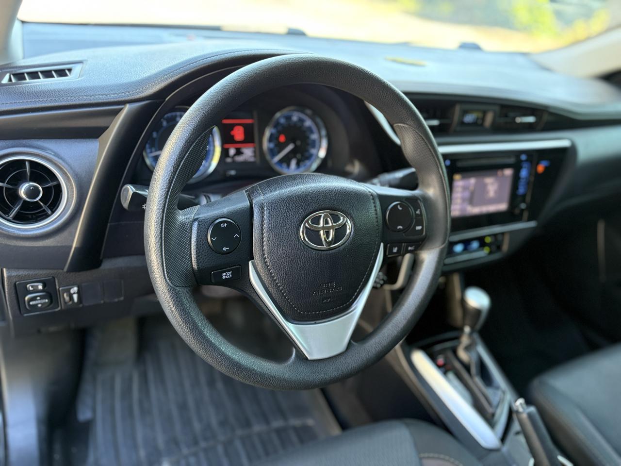 Toyota Corolla XLE CVT (Natl) 2019