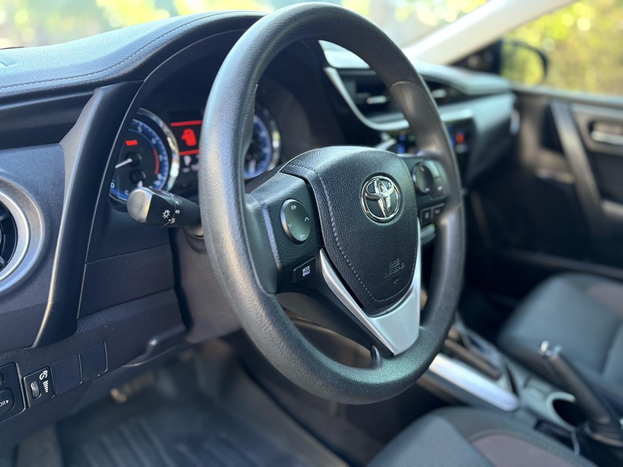 Toyota Corolla XLE CVT (Natl) 2019