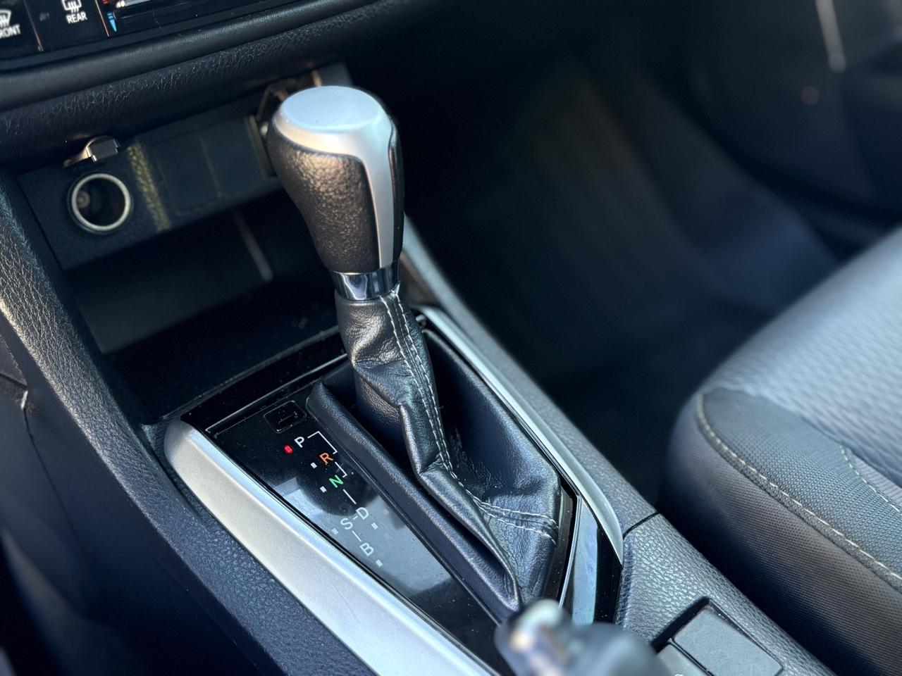 Toyota Corolla XLE CVT (Natl) 2019
