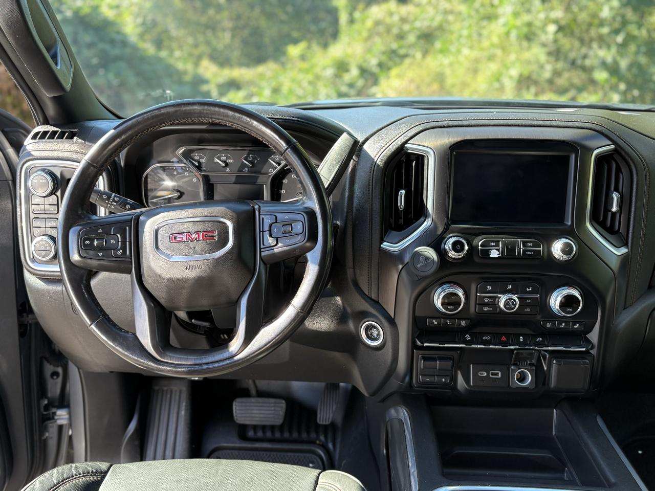 GMC Sierra 1500 4WD Crew Cab 147" AT4 2021