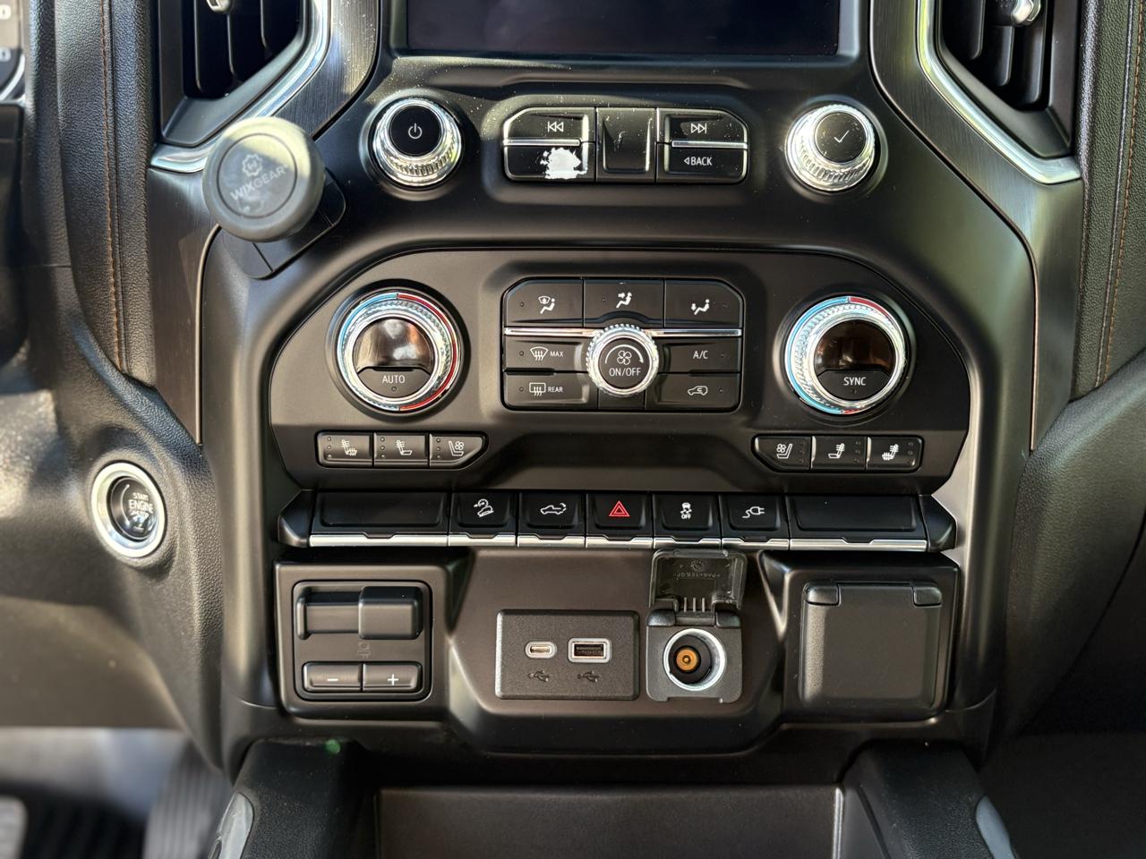 GMC Sierra 1500 4WD Crew Cab 147" AT4 2021