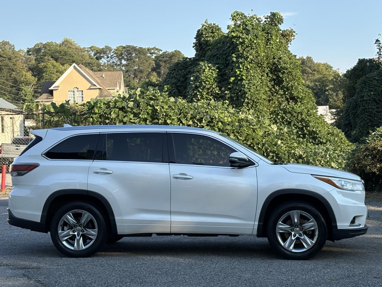 Toyota Highlander FWD 4dr V6 Limited (Natl) 2015